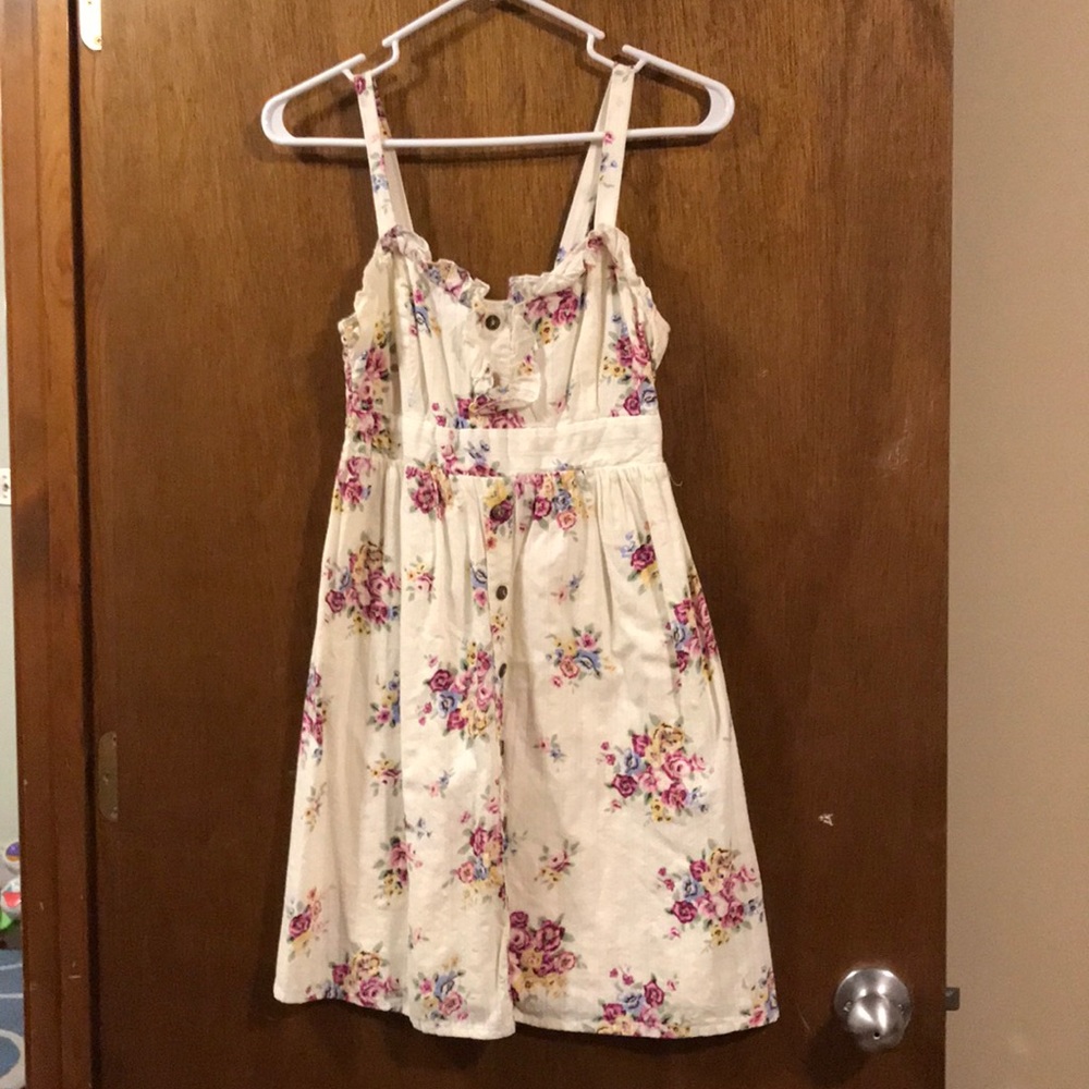 Cream/white floral dress